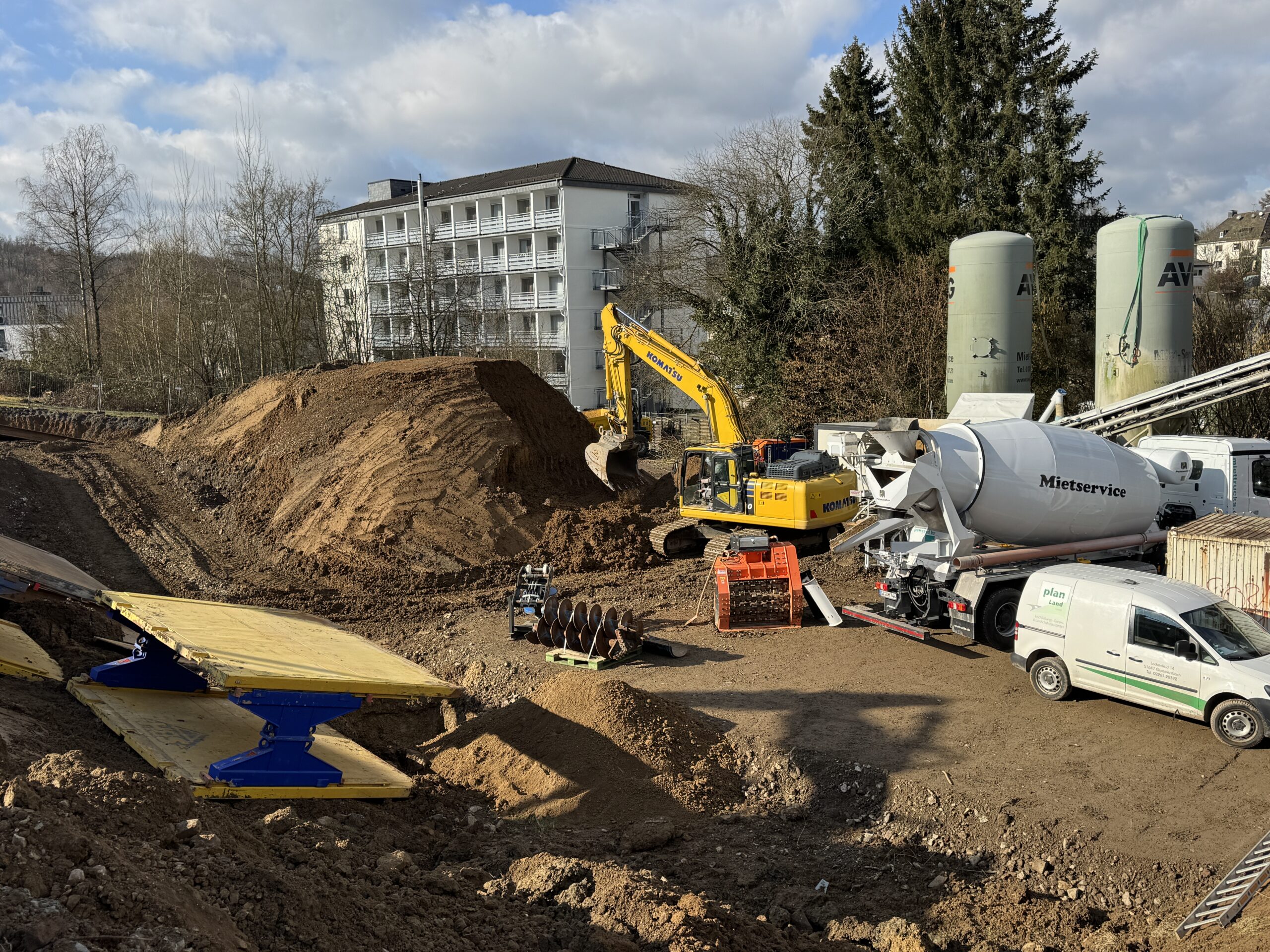 Aufbau vor Ort der Mischtechnik und des Verbau