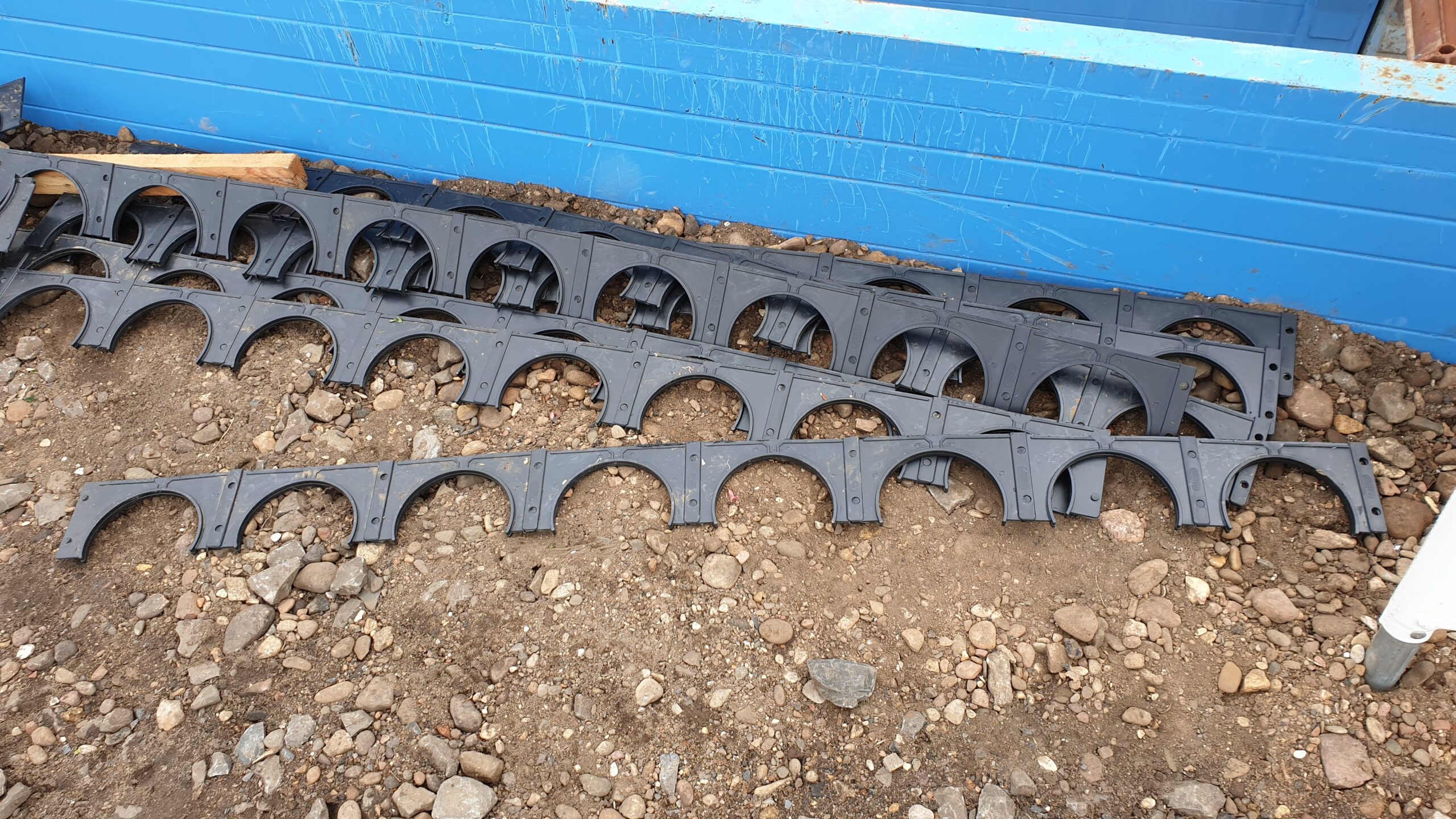 Abstandshalter für Flüssigbodeneinsatz