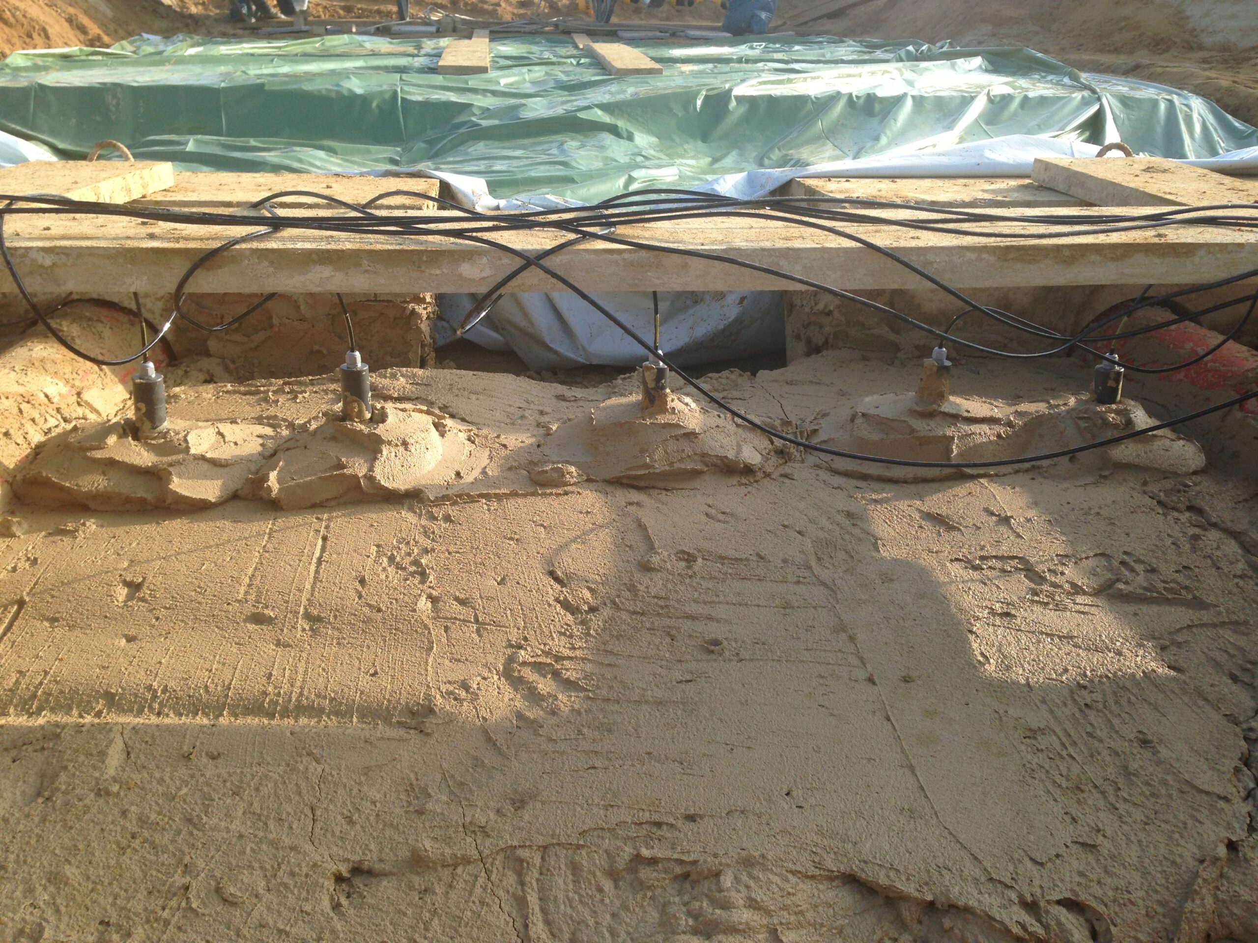 Verfüllung Wärmefühler zur Messung Leitertemperaturen im Flüssigboden