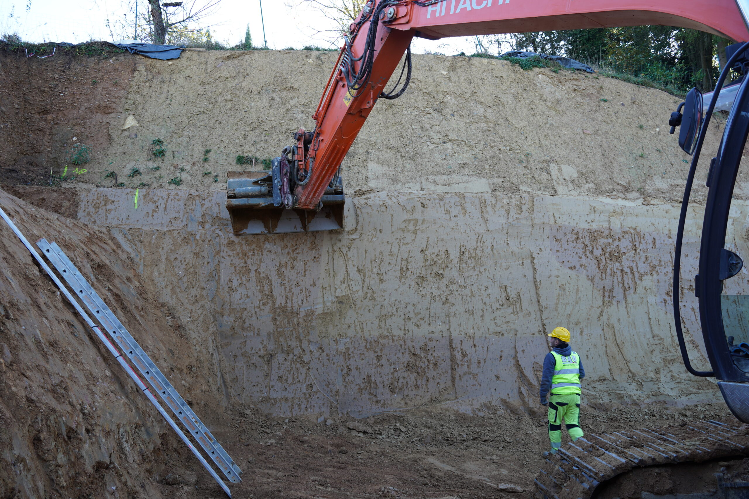 Letzte Vorbereitung für Rohrbau an RSS Wand