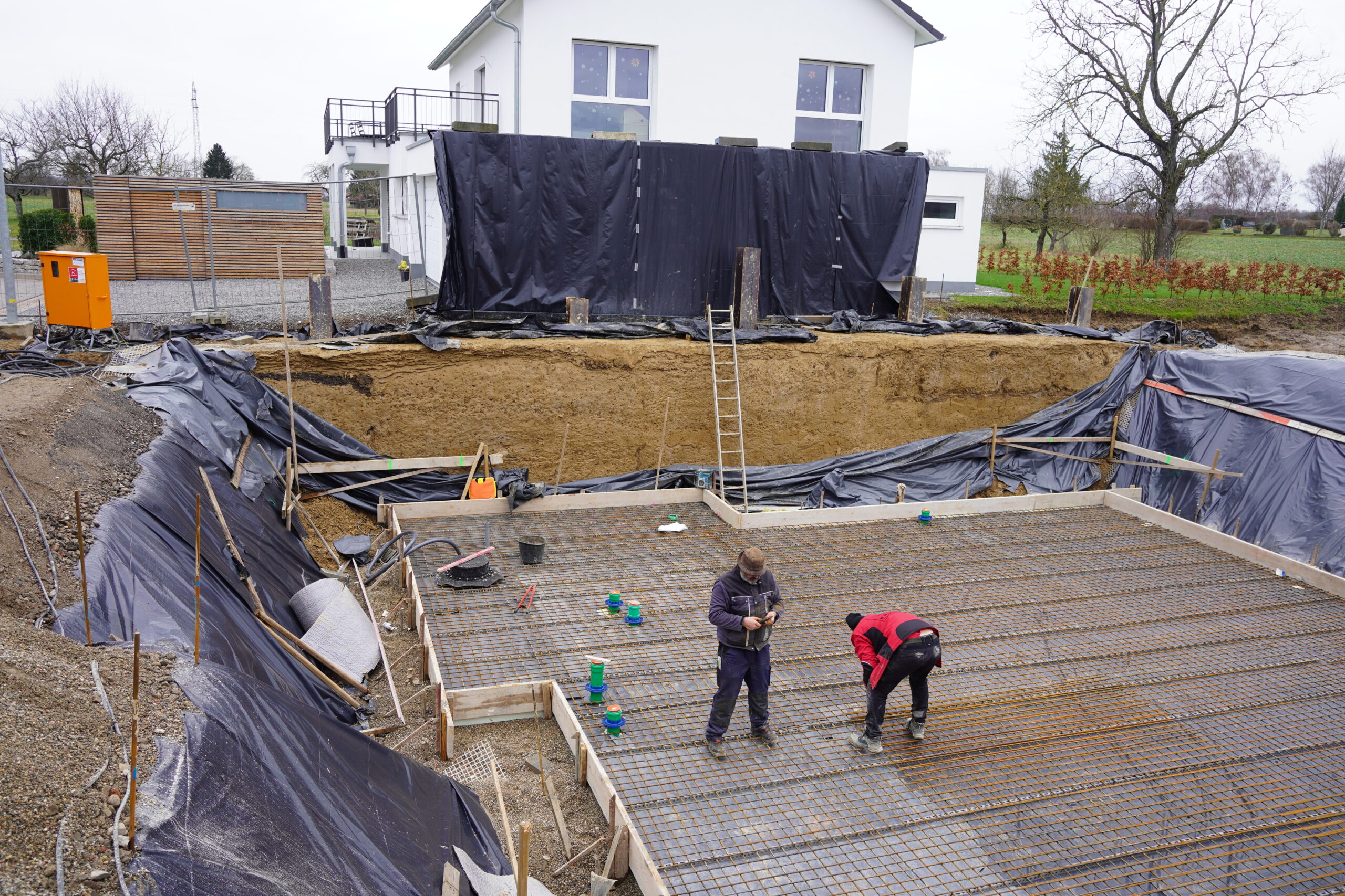 Durchführung Arierungsarbeiten an Bodenplatte auf FB Platte