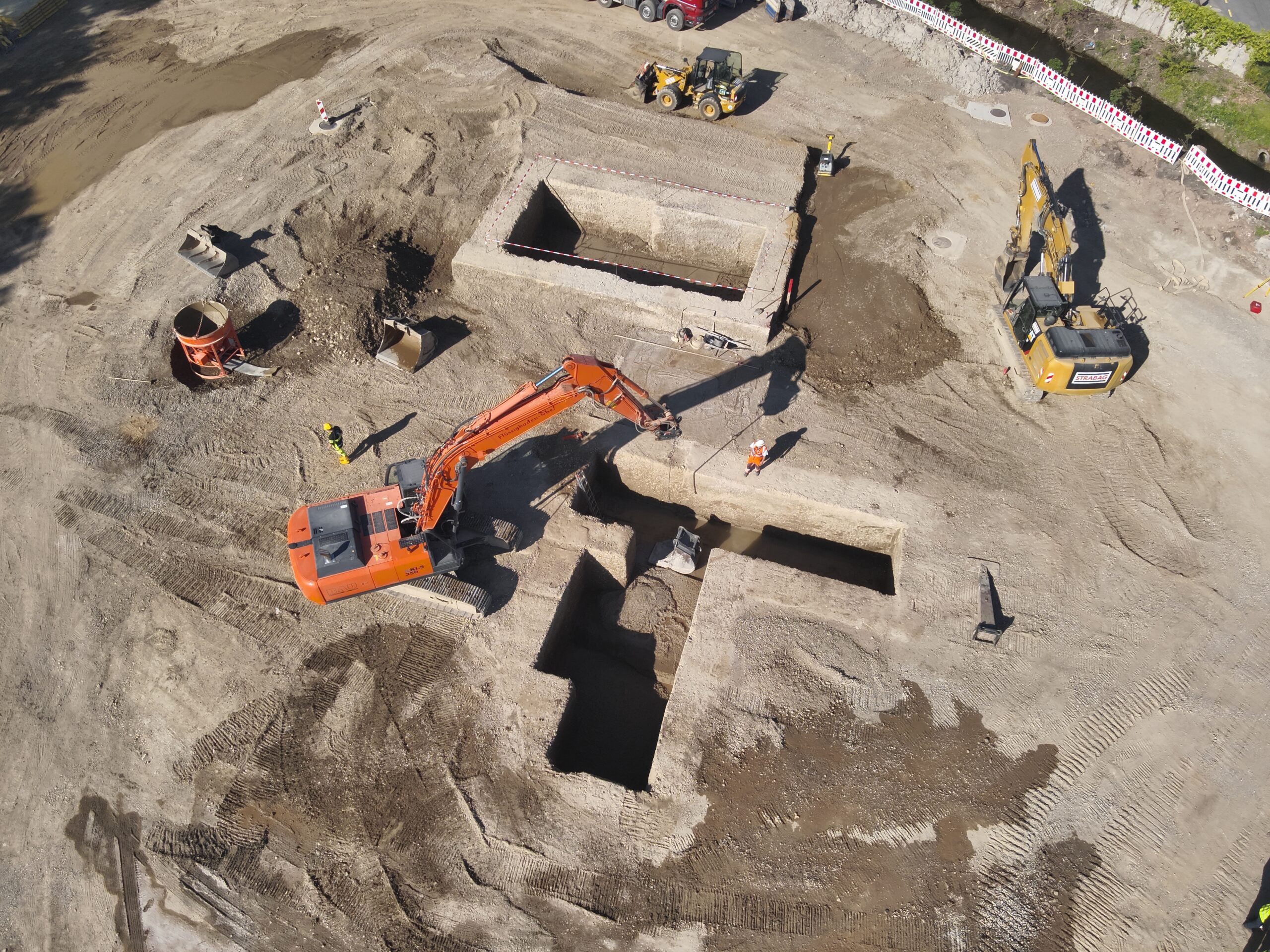 Baugruben ausgehoben Weitsicht 1