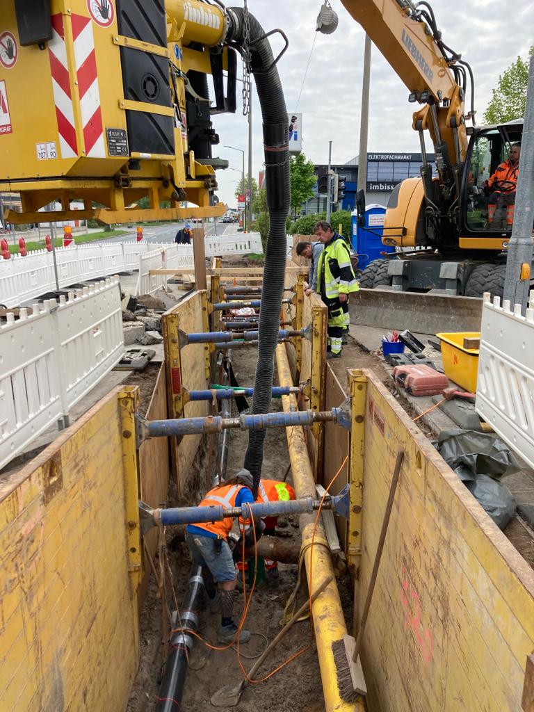 Ausheben im Flüssigbodengraben