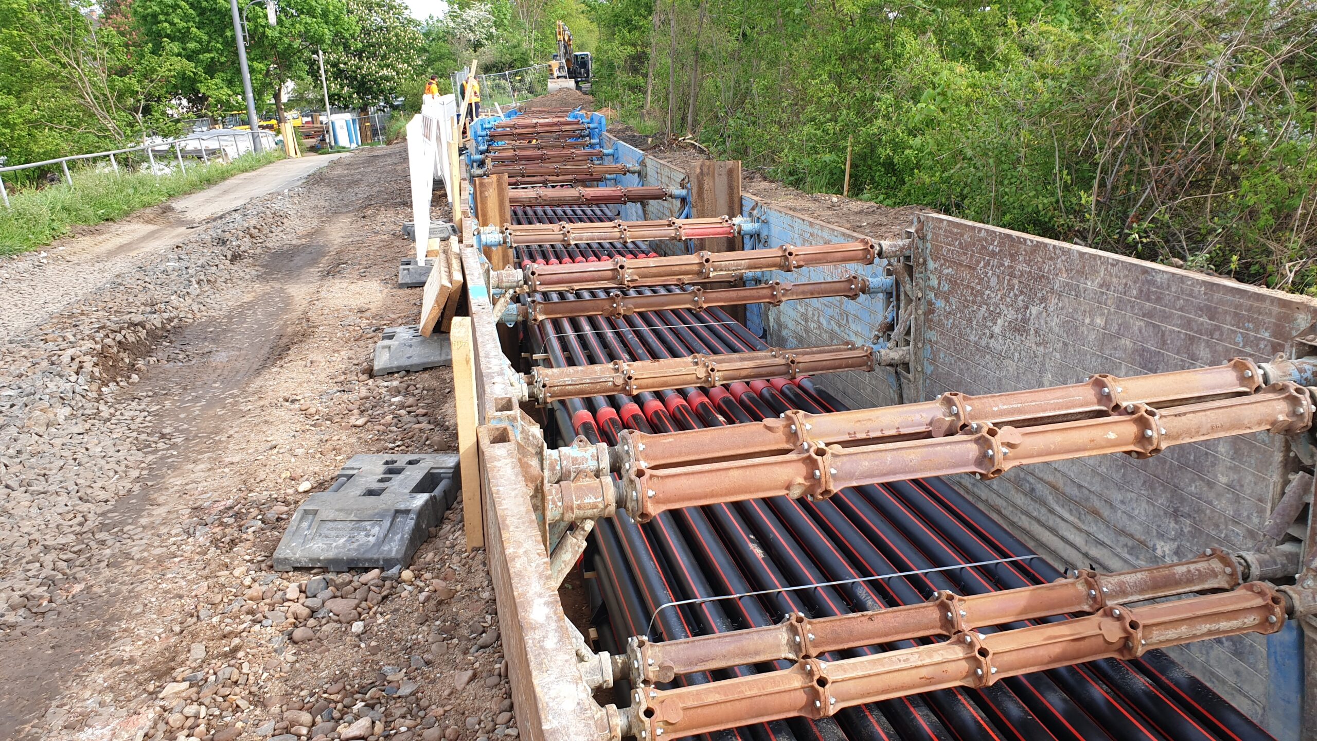 Endmontage Kabeltrasse vor Verfüllung