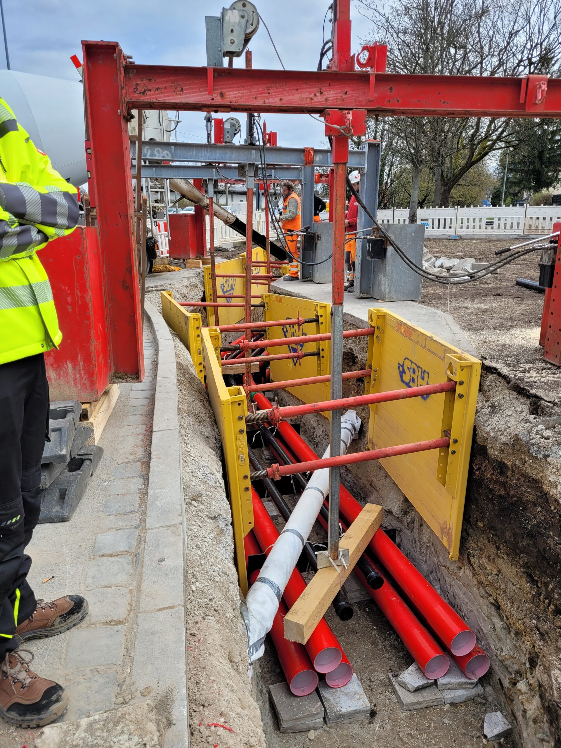 Auftriebssicherung im Flüssigbodengraben