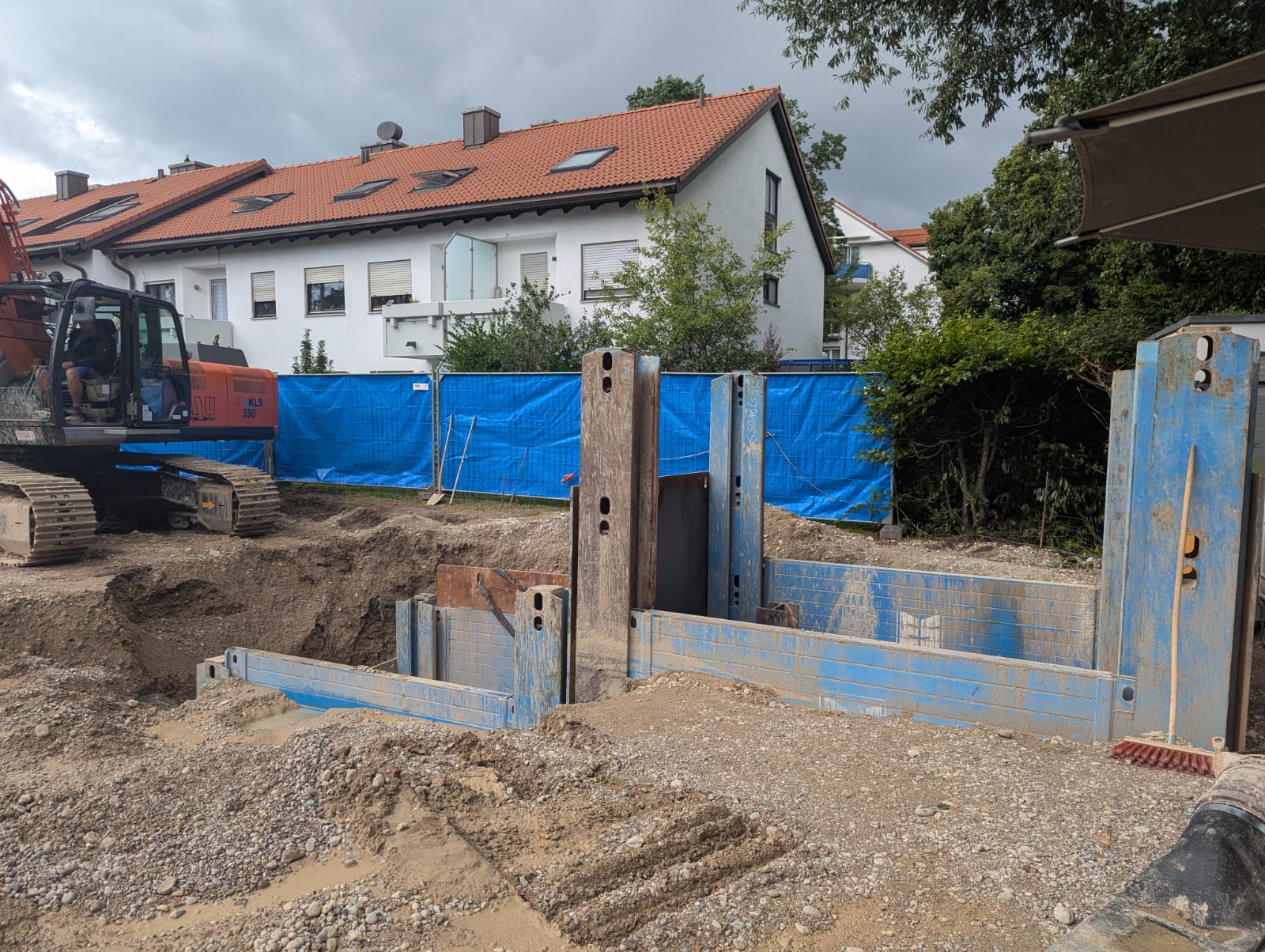 Senkkasten Verfahren ermöglich wasserdichte Flüssigbodenbaugrube