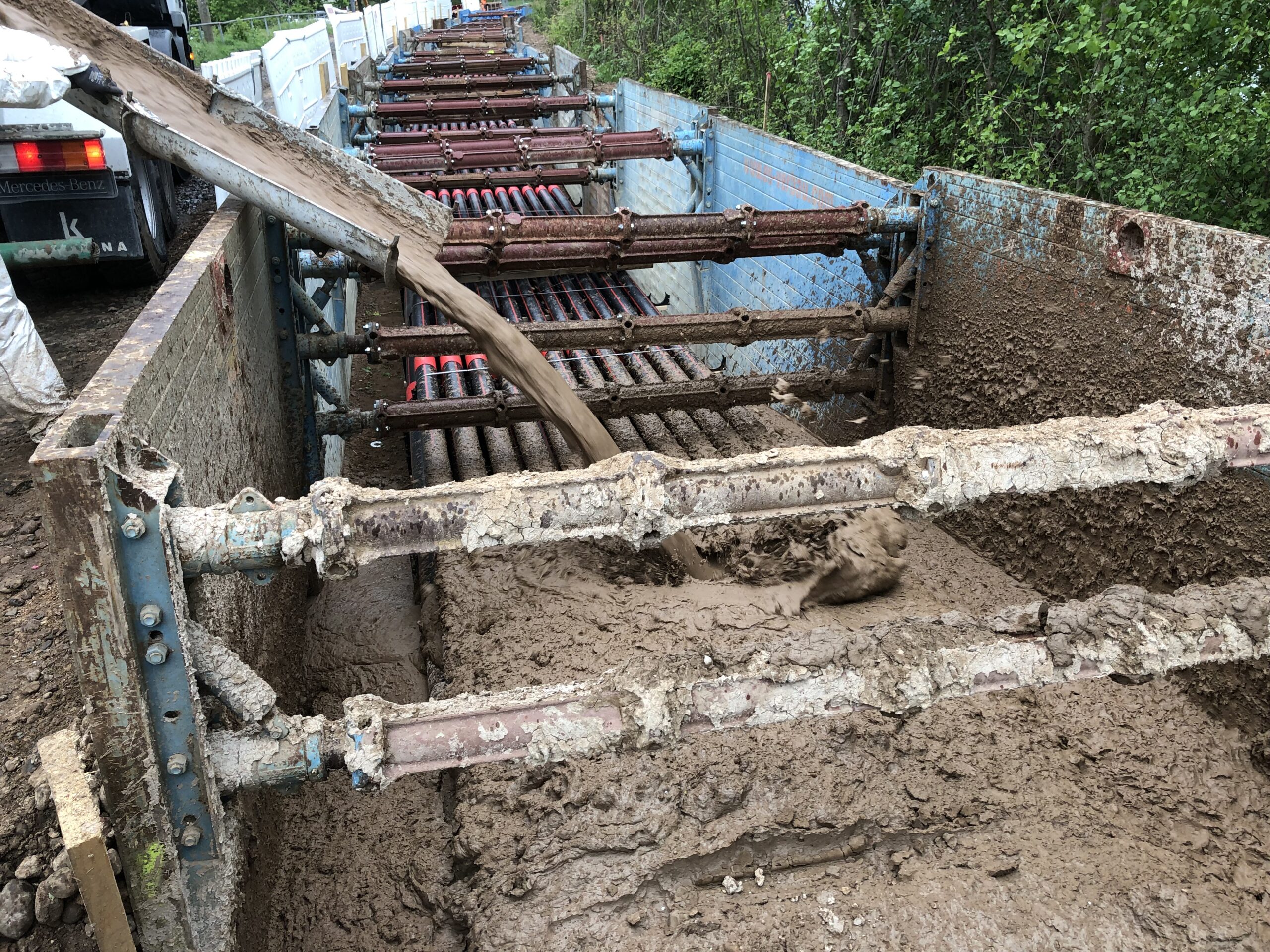 Verfüllung Kabelgraben mit thermisch stabilisierten Flüssigboden