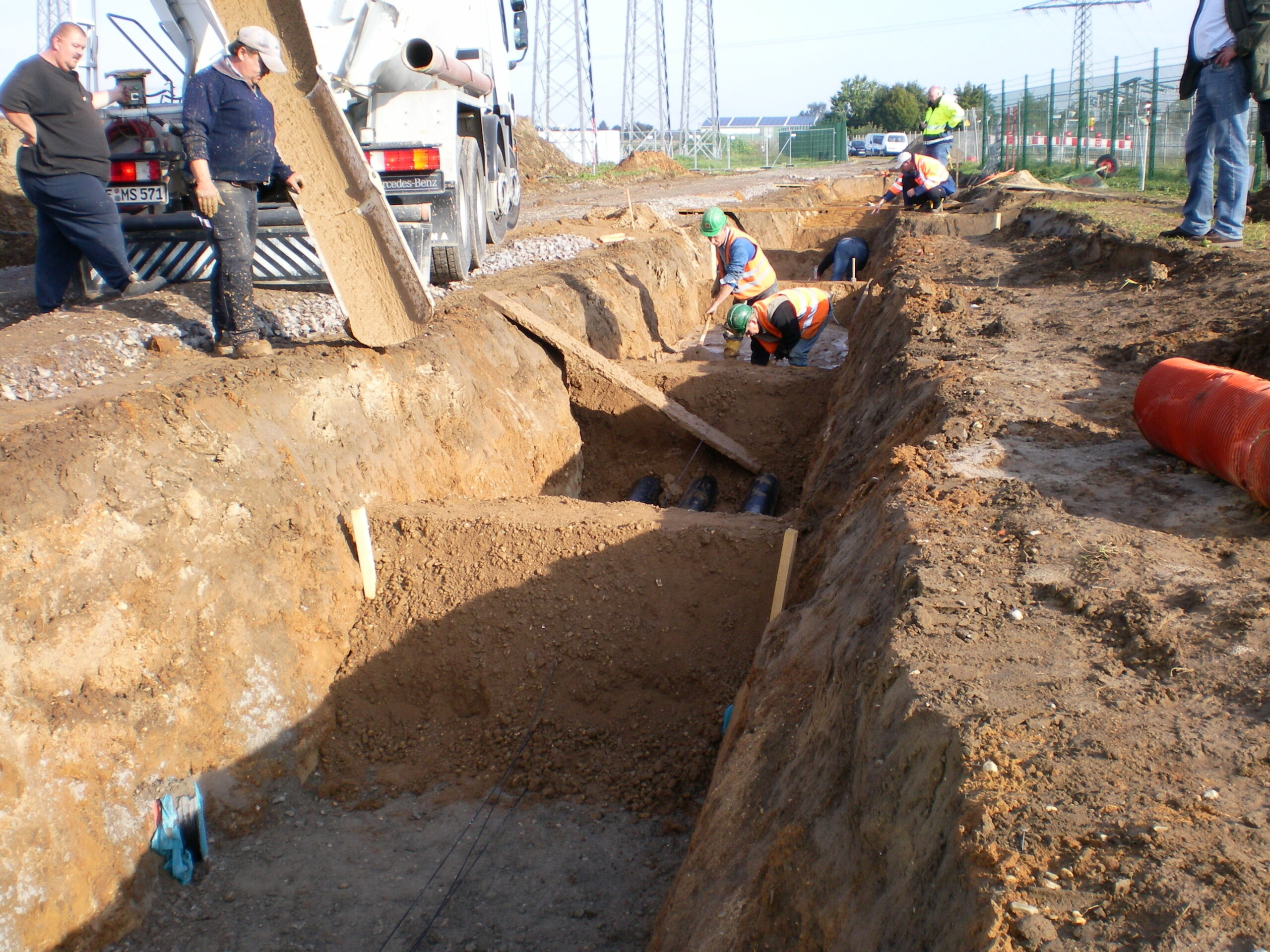 Schrittweise fortschreitende Flüssigbodenverfüllung Trasse 180kV und 110kV