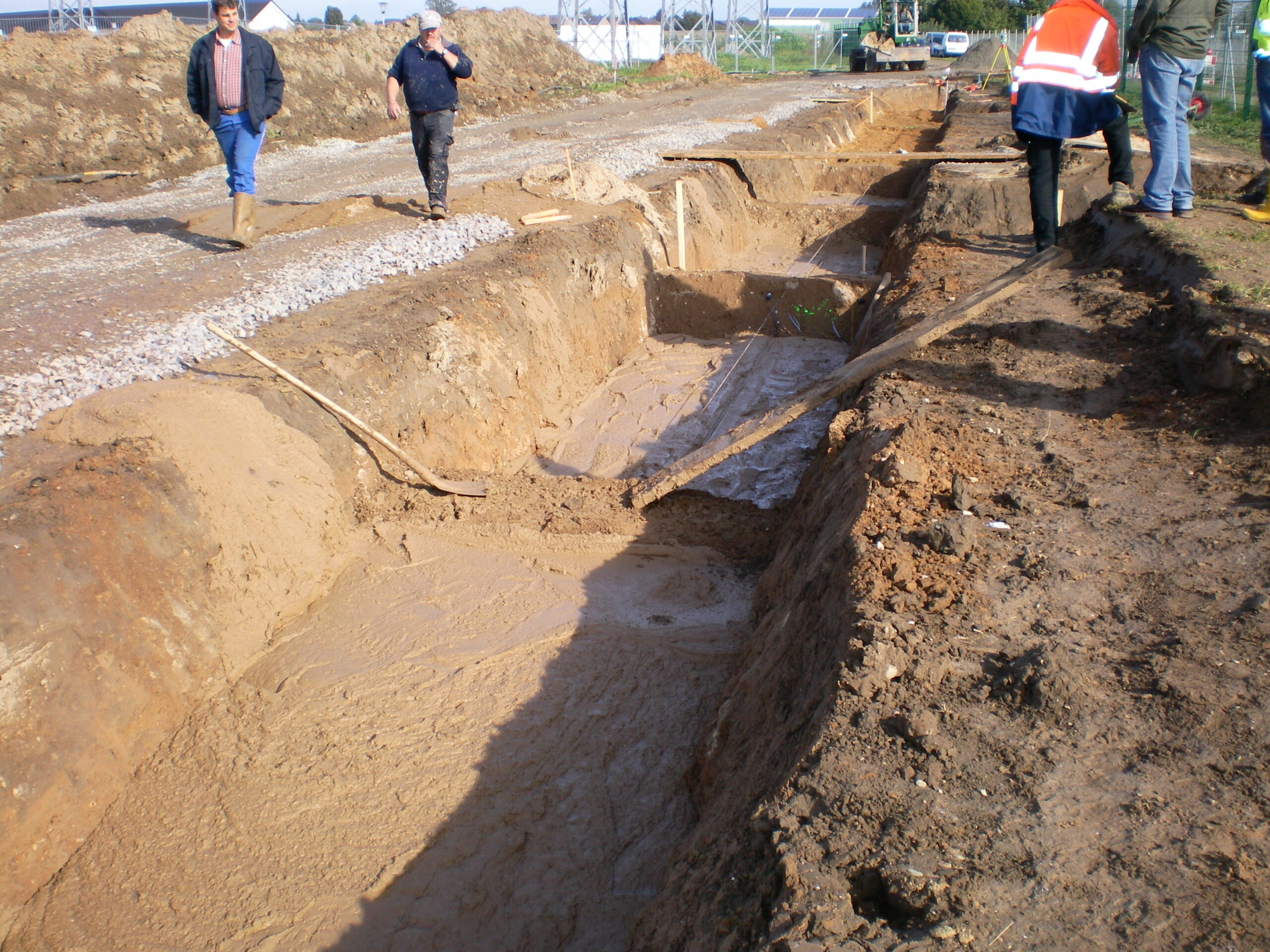 Schrittweise fortschreitende Flüssigbodenverfüllung Trasse 180kV und 110kV