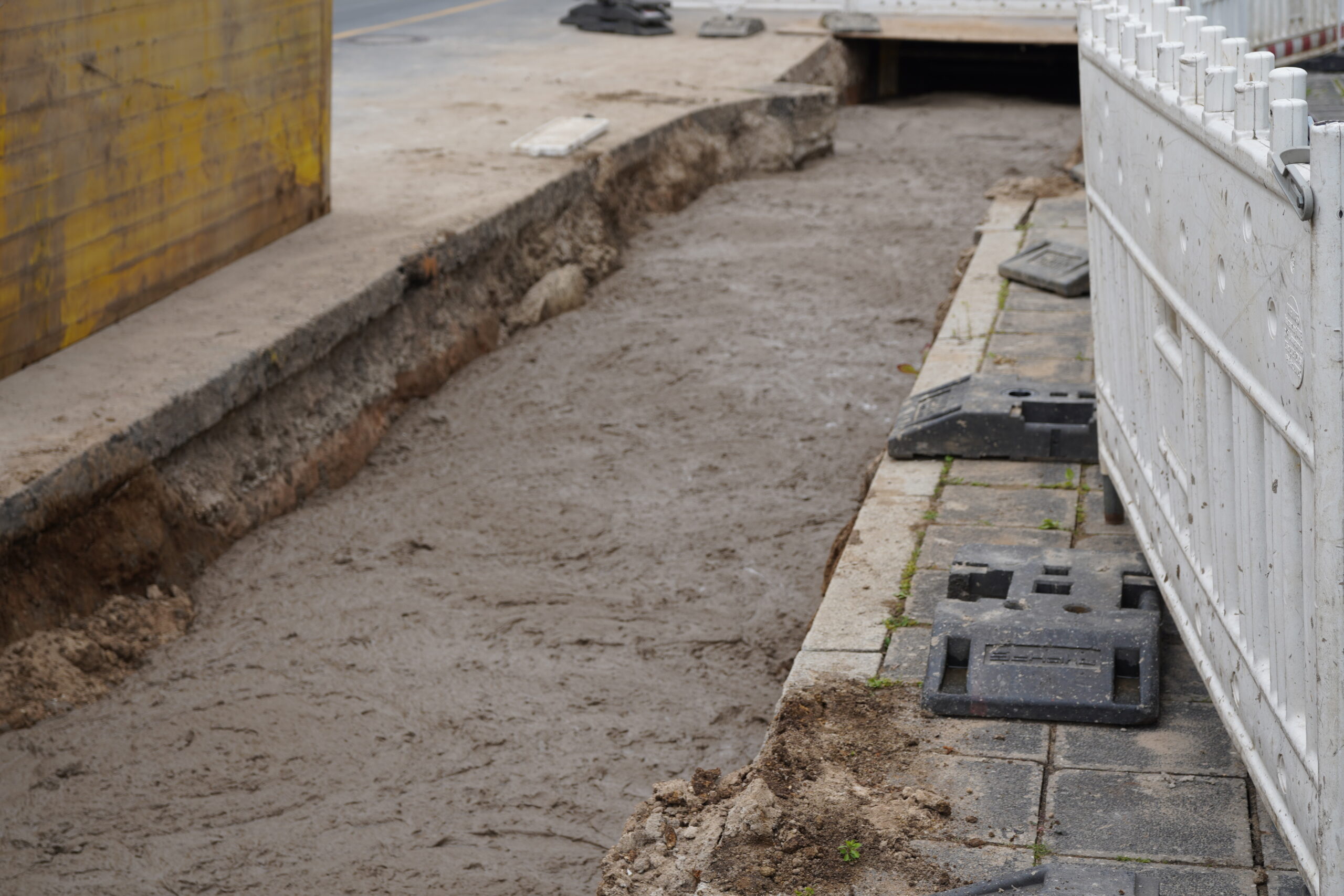 Verfüllung bis UK FSS mit Flüssigboden