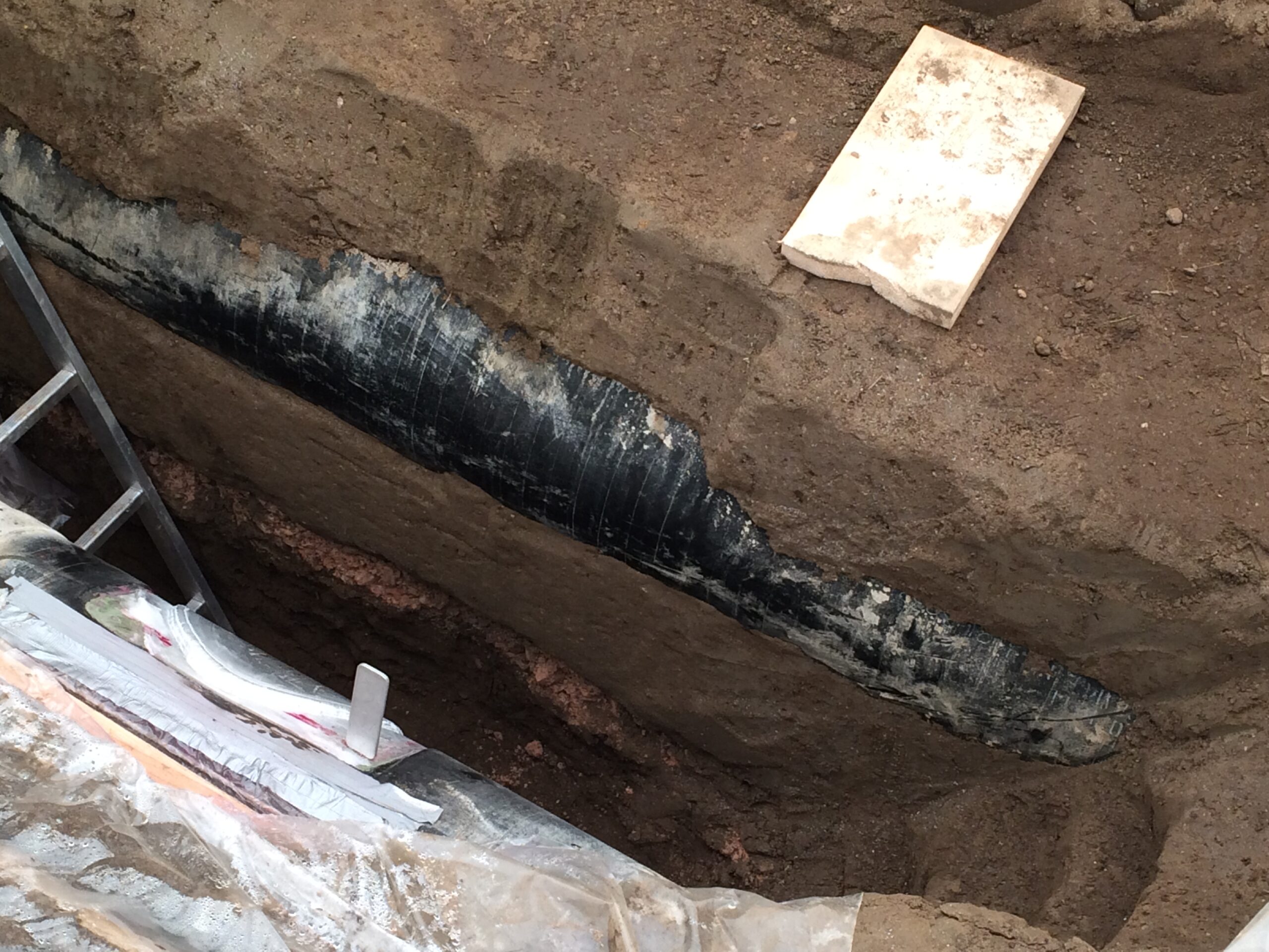 Freilegung zur Untersuchung in mehrern Höhen und an mehreren Stellen Flüssigboden 420kV