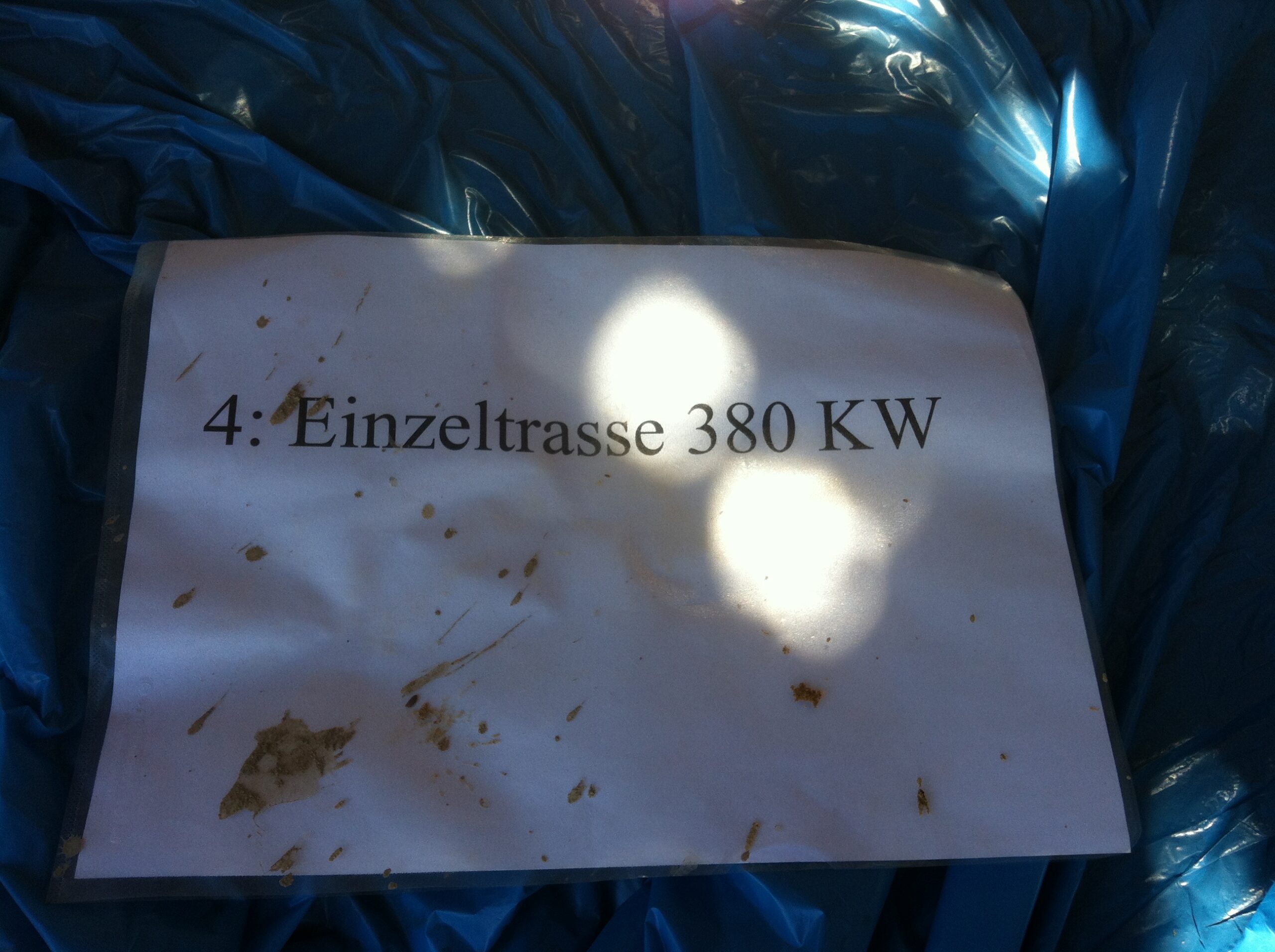 Versuchsaufbau für 380kV Leerohrverfüllung zur Wärmeabfuhr Leitersystem und Luftverdrängung mit Flüssigboden